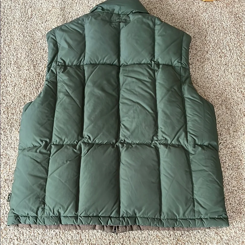 Eddie Bauer reversible Green/Brown Puffer Vest - men’s L Excellent condition - Picture 3 of 8